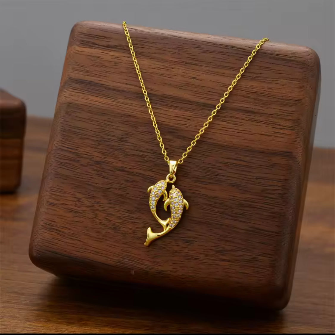 Luxury Dolphin Necklace Pendant