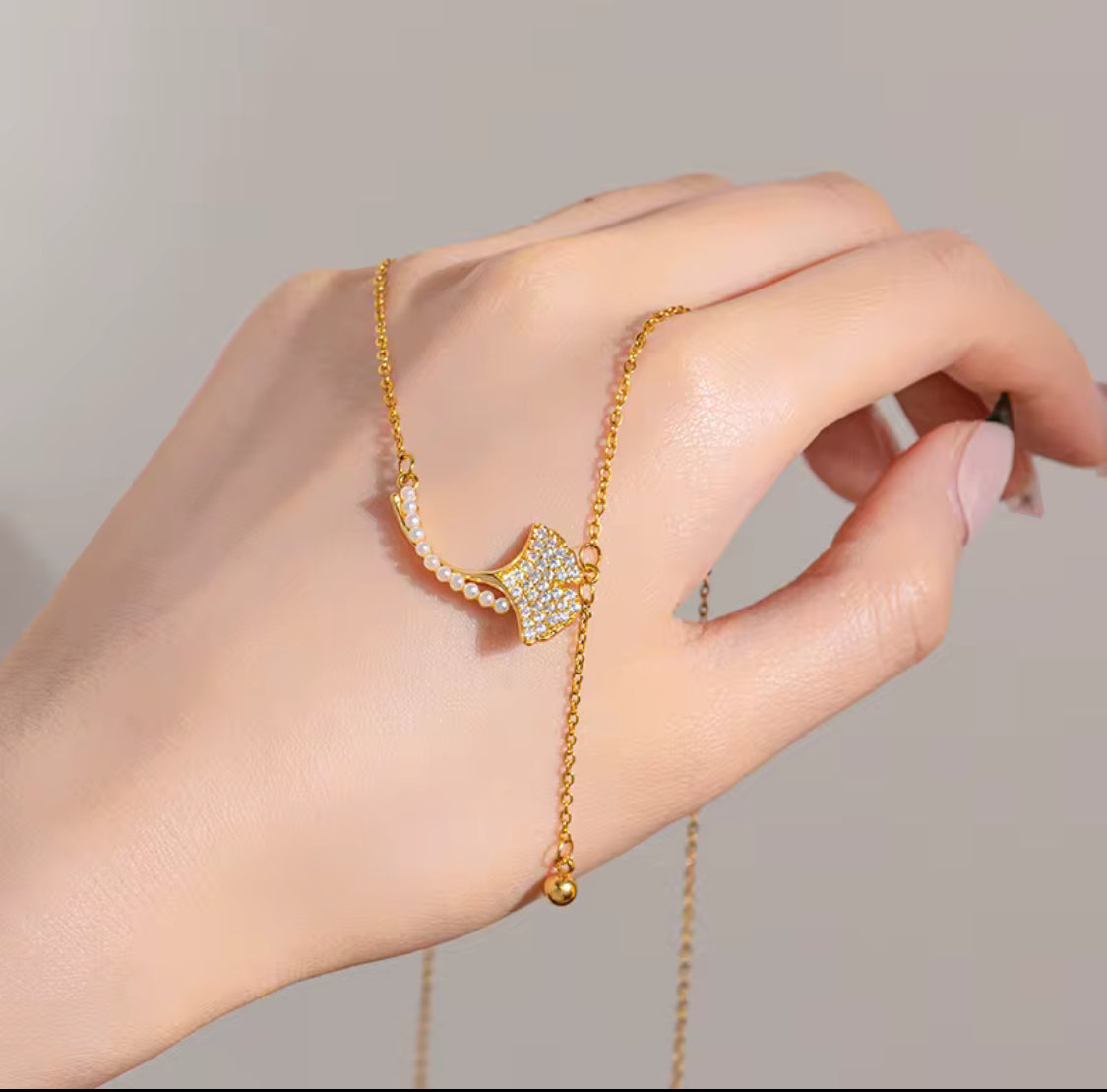 Leaf Tassel Golden Necklace