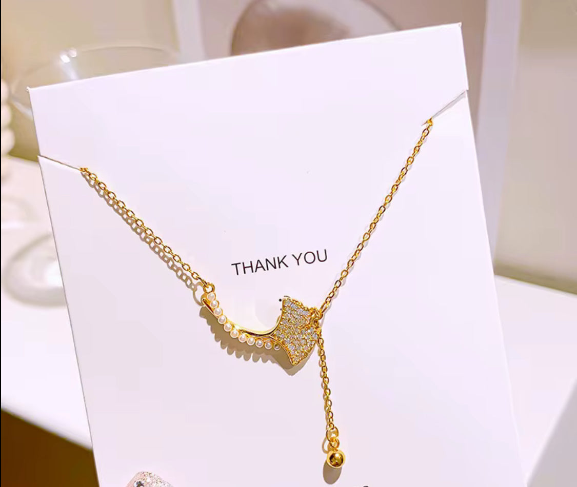 Leaf Tassel Golden Necklace