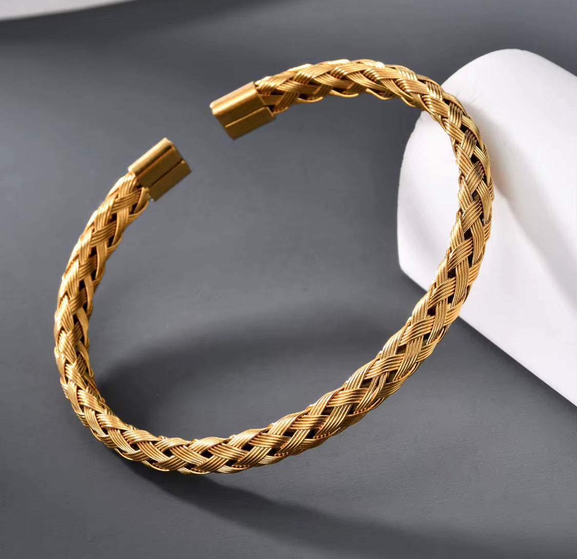 Classic Golden Open Bangle