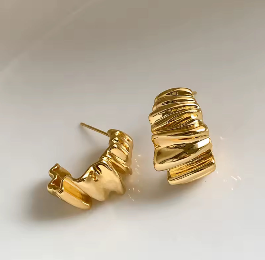 Pascaline Minimalist Earring
