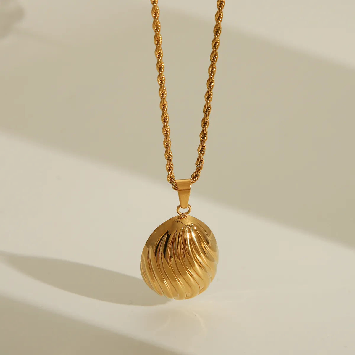 Penelope Statement Jewelry Gold set