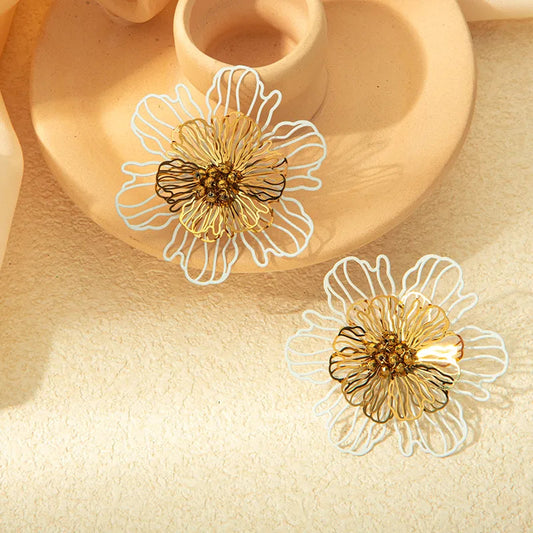 Elegant Floral Wire Earrings - 14K Gold Plated