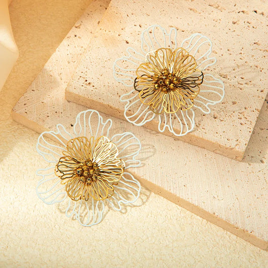 Elegant Floral Wire Earrings - 14K Gold Plated