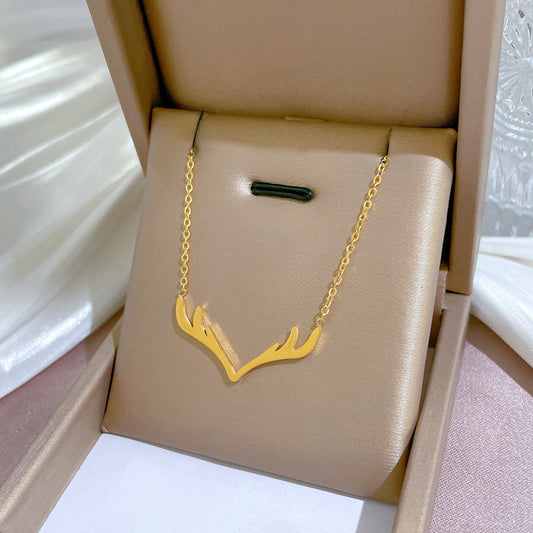 Elegant Gold Pendant Necklace