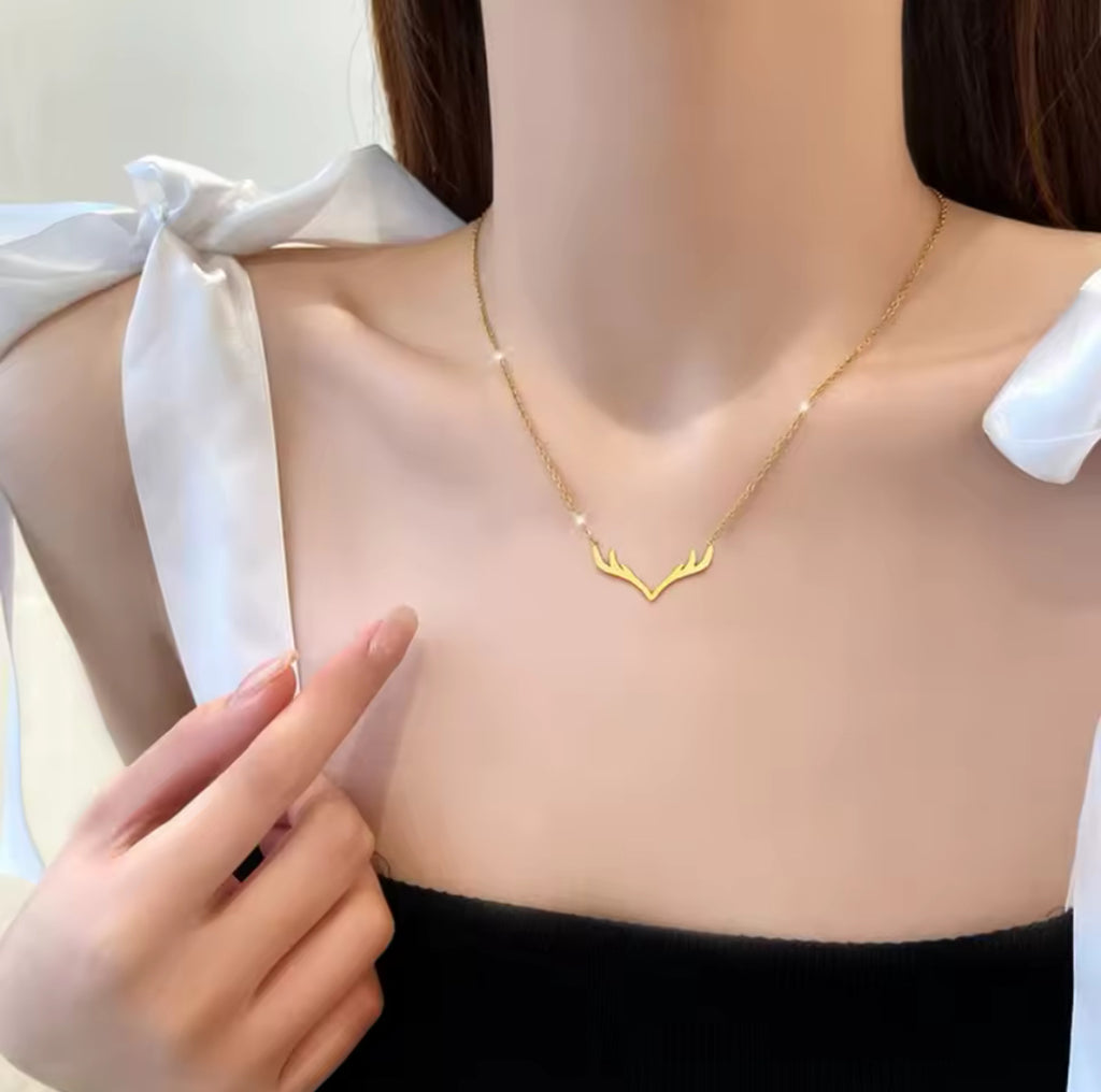 Elegant Antler Pendant Necklace