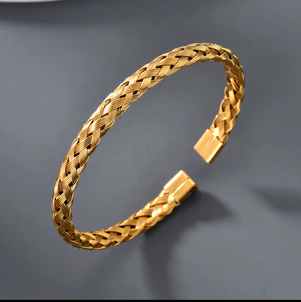 Classic Golden Open Bangle