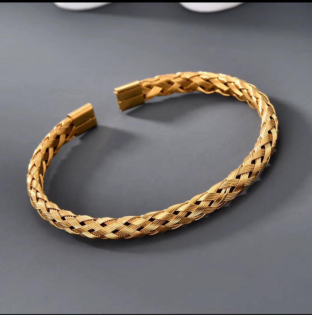 Classic Golden Open Bangle