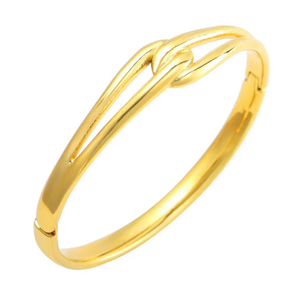 Minimalist Twist Golden Bracelet