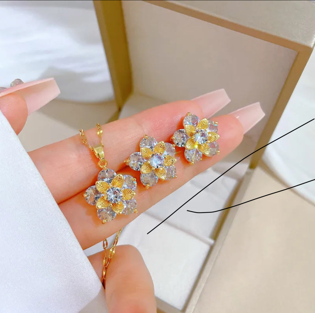 Luxurious Leaf Golden Jewelry Set