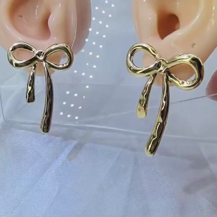 Italian Bow Stud Earring