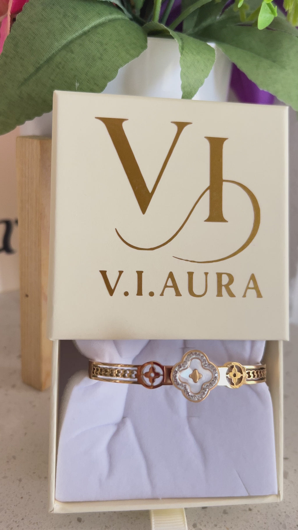 Elegant Floral Bangle