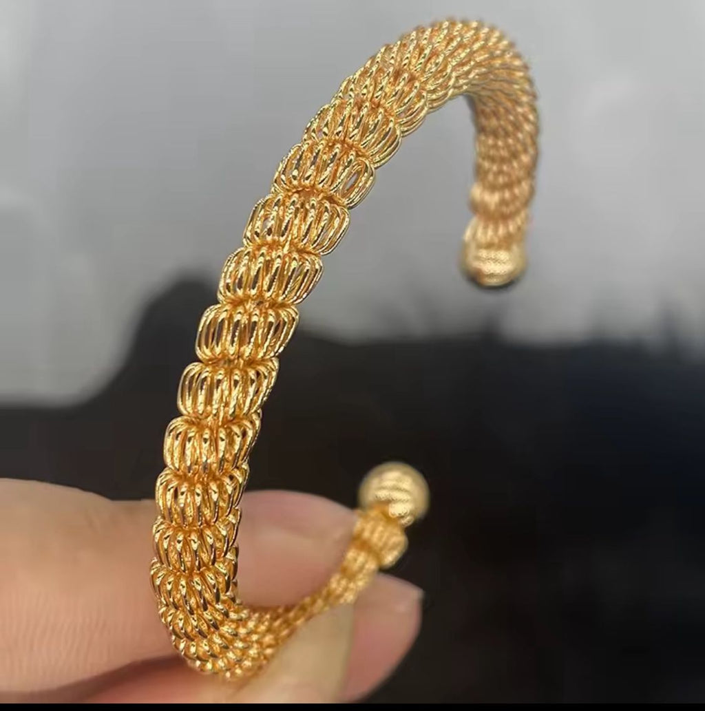 Luxury Twist 24K Gold Color Bangle