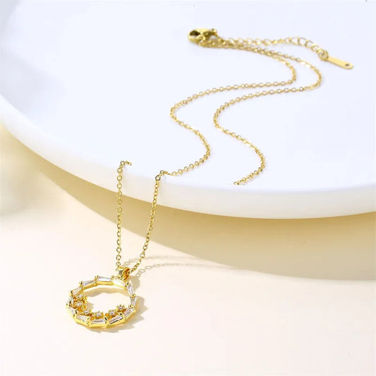 Elegant Gold Circle Pendant Necklace